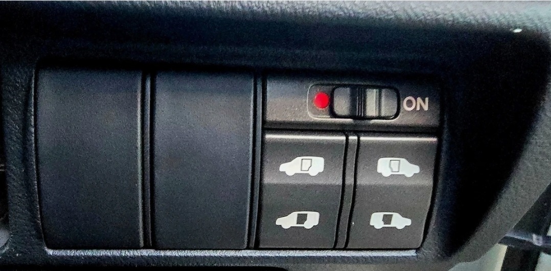 HONDA ELYSION Prestige Edition 2.4 Auto 8 Seater MPV