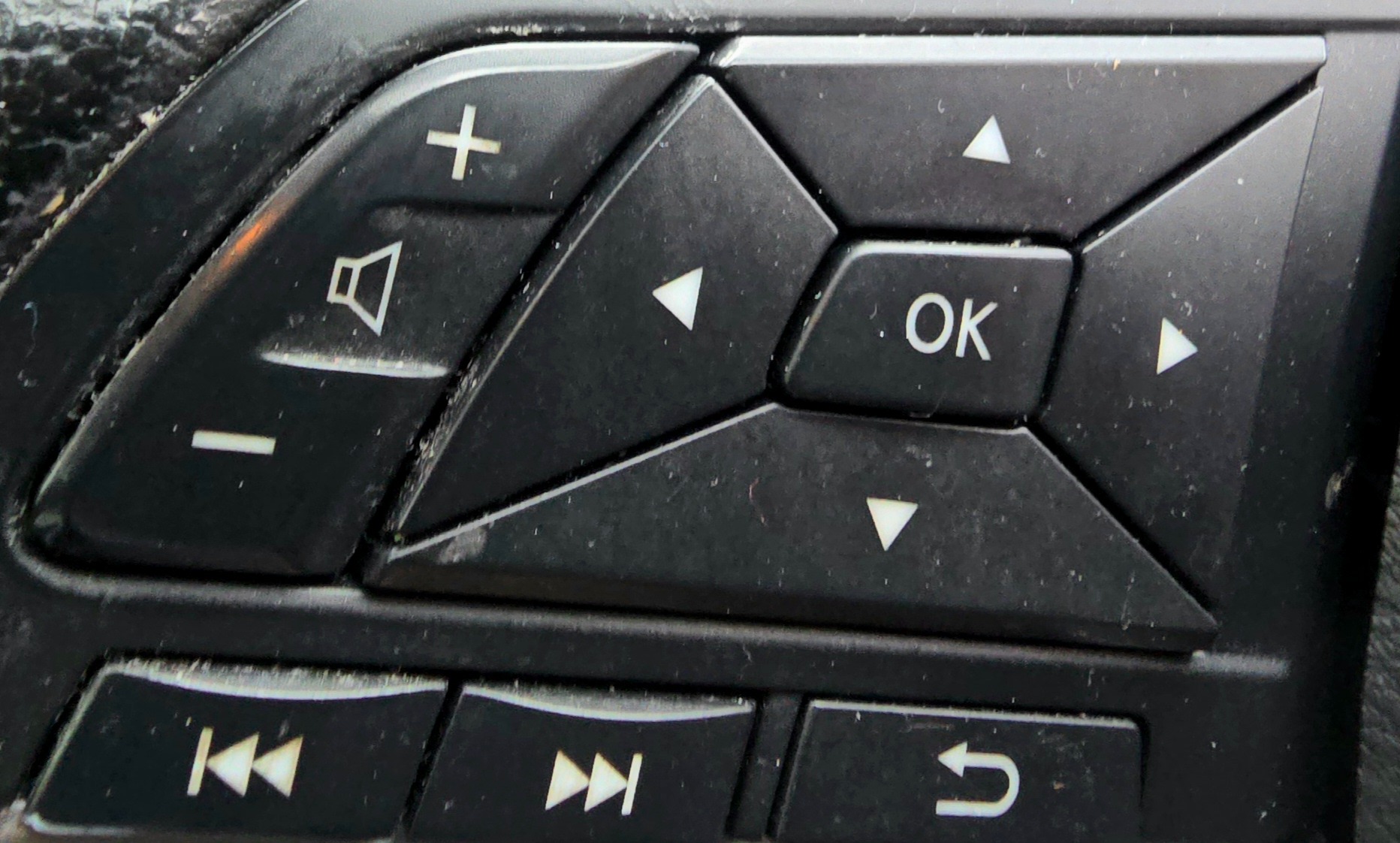 NISSAN MICRA 0.9 IG-T N-Connecta 5dr