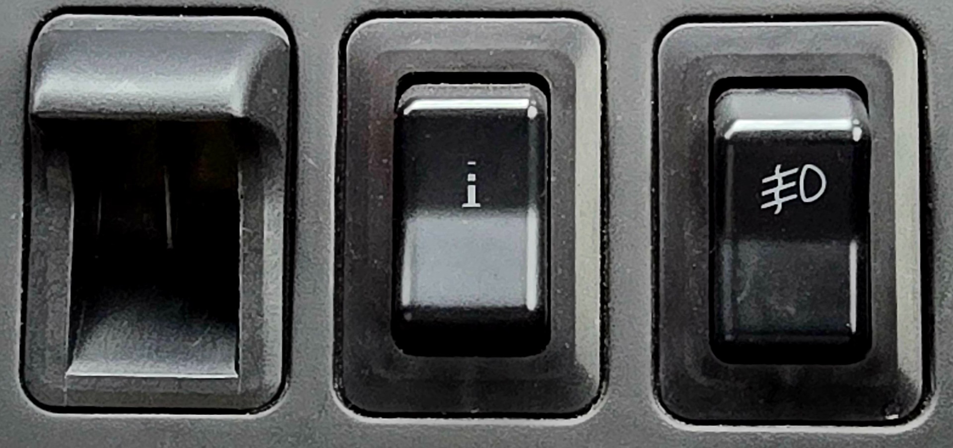 MITSUBISHI DELICA L400 Spacegear Chamonix3.0 Auto V6 4X4 7 Seater twin Sunroof 68k Miles Only