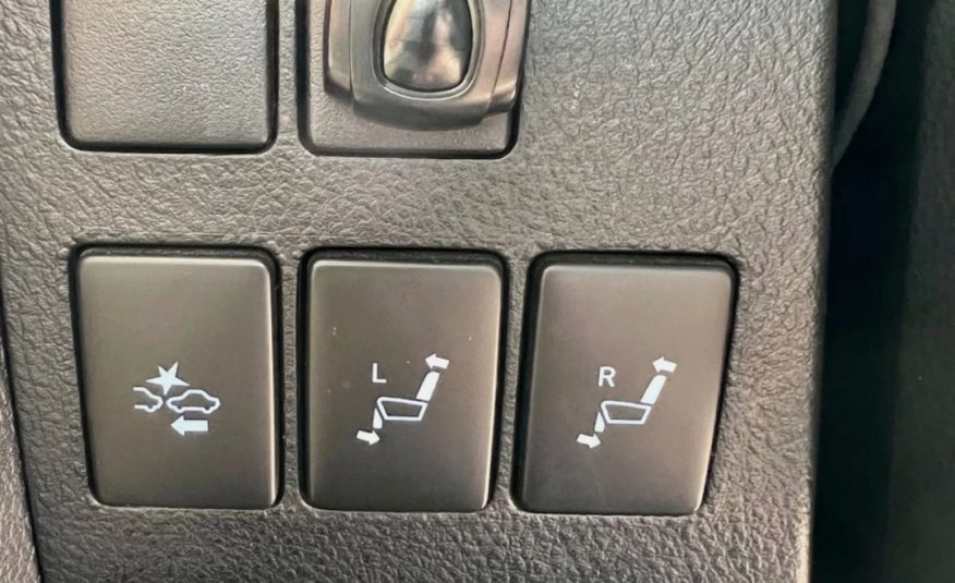 TOYOTA ALPHARD Executive Lounge 2.5 Auto Hybrid Sunroof