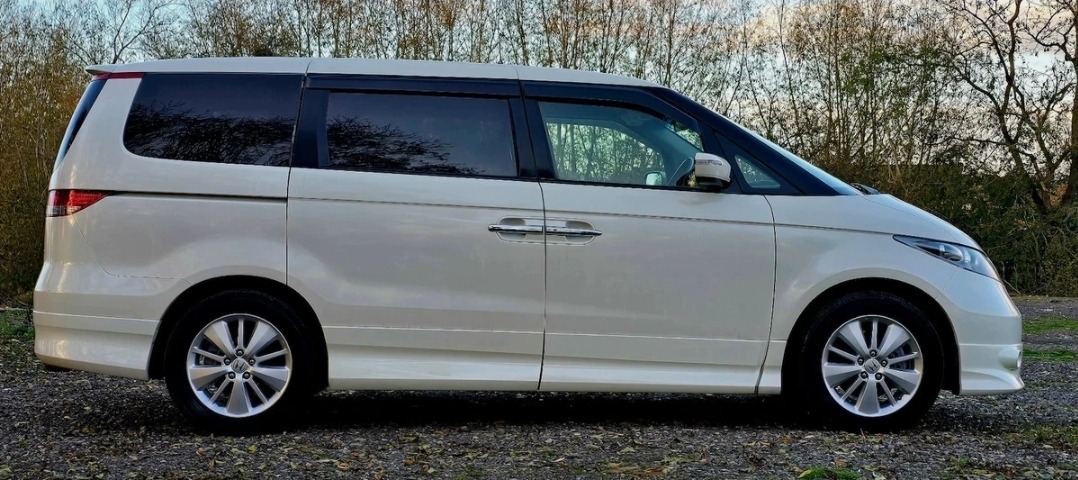 HONDA ELYSION Prestige Edition 2.4 Auto 8 Seater MPV