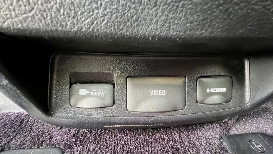 TOYOTA ALPHARD Executive Lounge 2.5 Auto Hybrid Sunroof