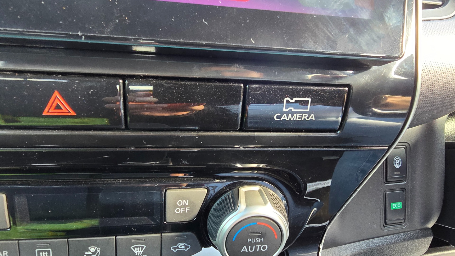 NISSAN SERENA HighwayStar 2.0h Auto 8 Seater S-Hybrid MPV Ulez Compliant