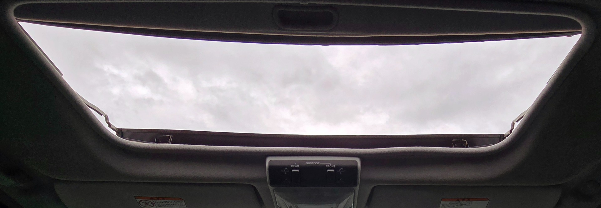 MITSUBISHI DELICA L400 Spacegear Chamonix3.0 Auto V6 4X4 7 Seater twin Sunroof 68k Miles Only