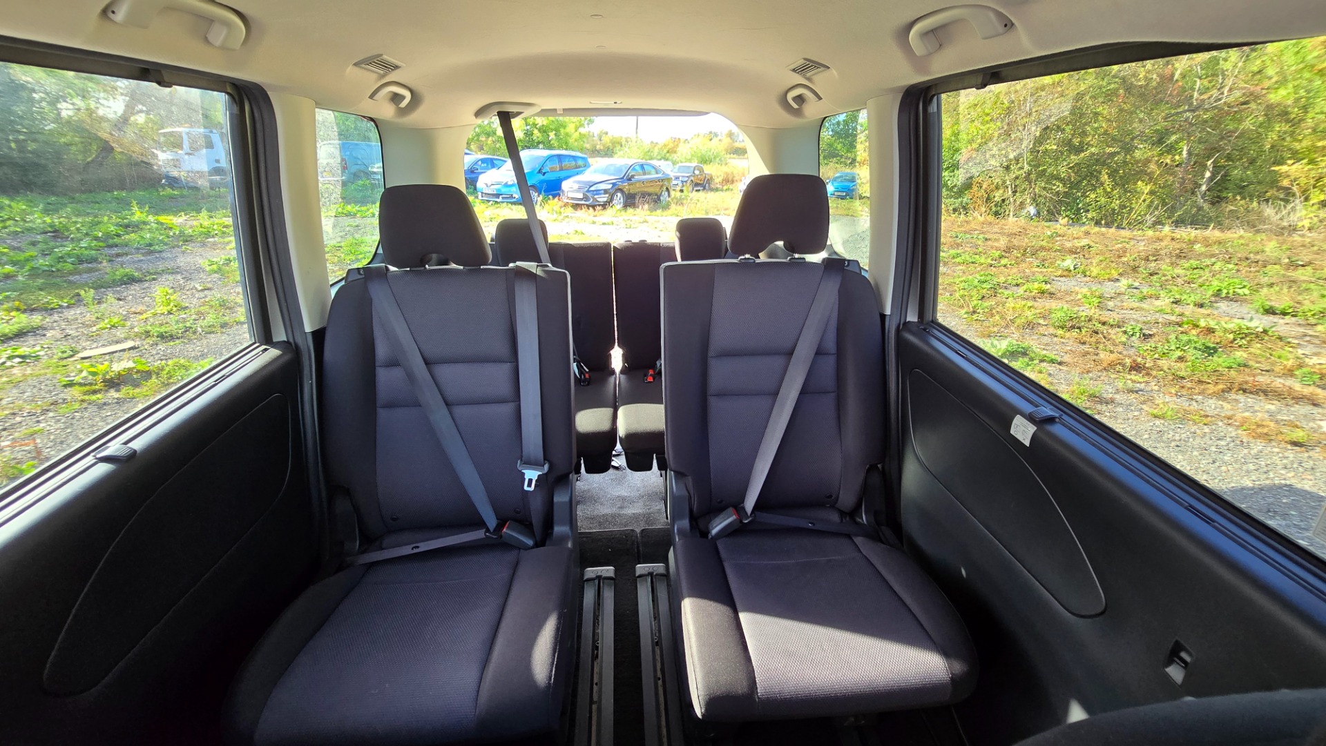 NISSAN SERENA HighwayStar 2.0h Auto 8 Seater S-Hybrid MPV Ulez Compliant