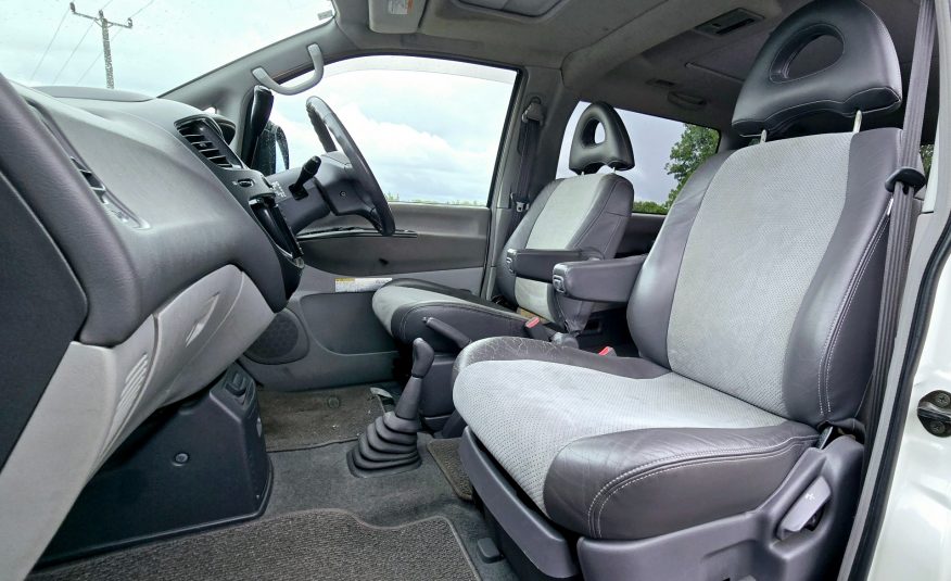 MITSUBISHI DELICA L400 Spacegear Chamonix3.0 Auto V6 4X4 7 Seater twin Sunroof 68k Miles Only
