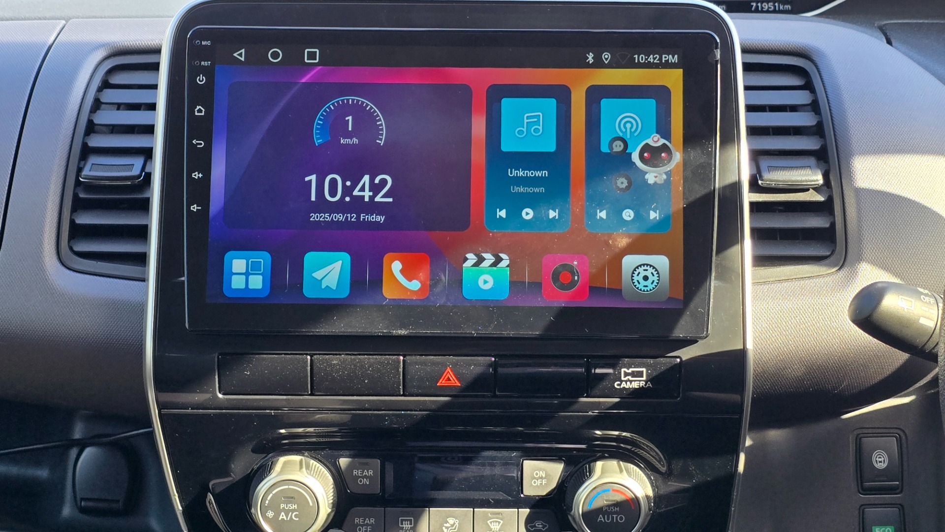 NISSAN SERENA HighwayStar 2.0h Auto 8 Seater S-Hybrid MPV Ulez Compliant