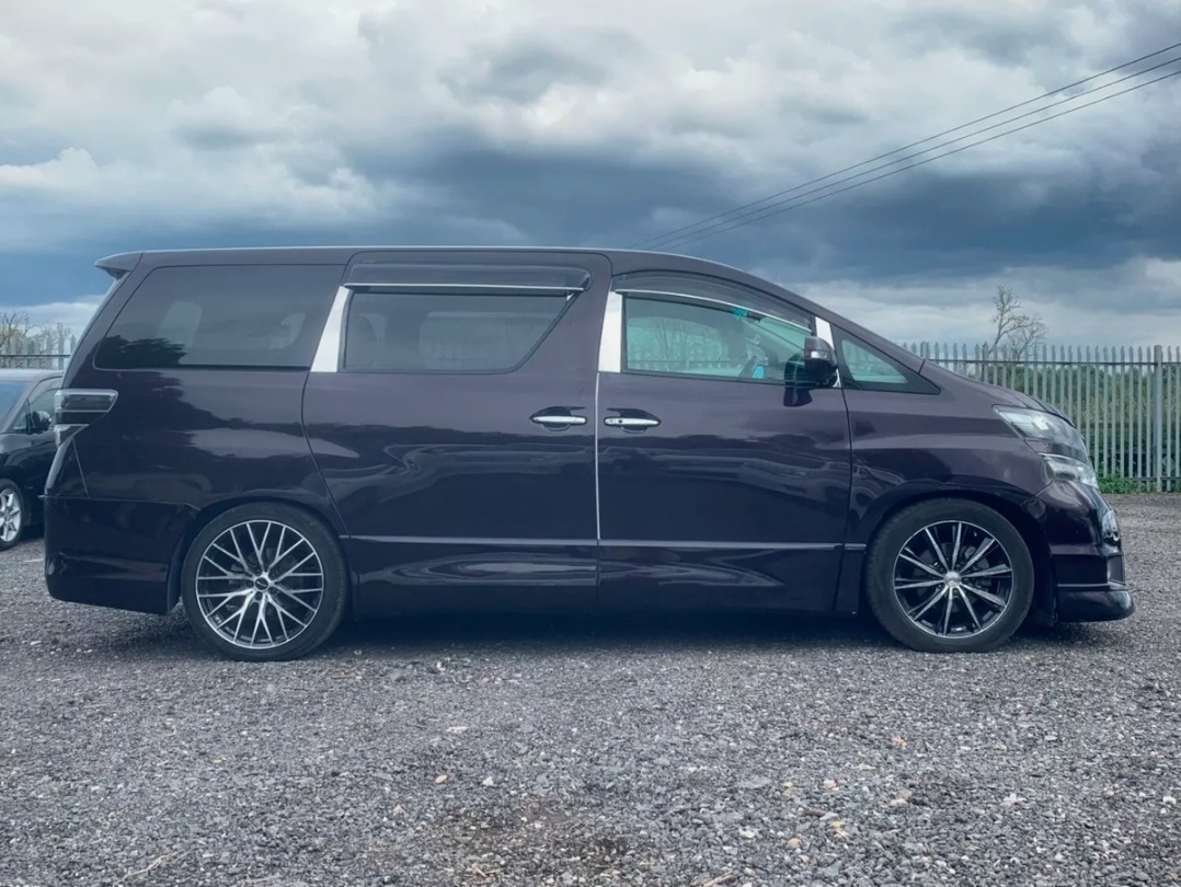 TOYOTA VELLFIRE 2.4 Auto 7 Seater MPV