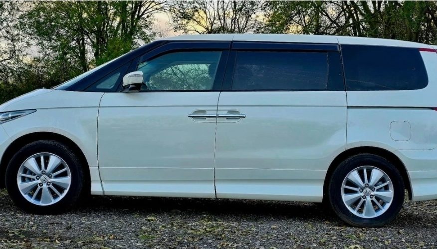 HONDA ELYSION Prestige Edition 2.4 Auto 8 Seater MPV