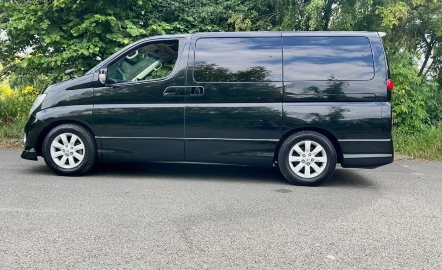 NISSAN ELGRAND Highway Star 3.5 V6 Auto 8 Seater 4X4