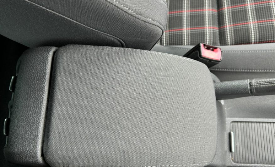 VOLKSWAGEN GOLF GTI JDM Import Mk5 Golf Manual 2.0L TFSI 197bhp