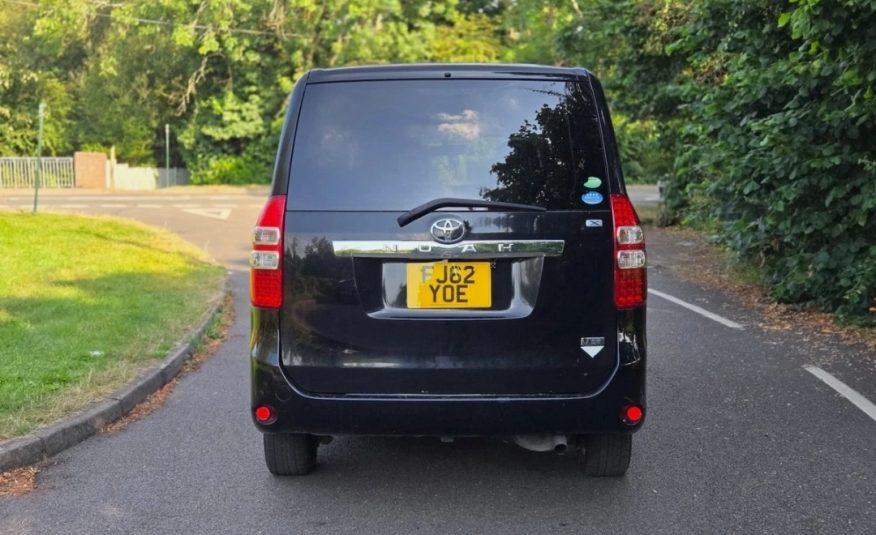 TOYOTA NOAH Fresh Import 2.0 Auto 7 Seater