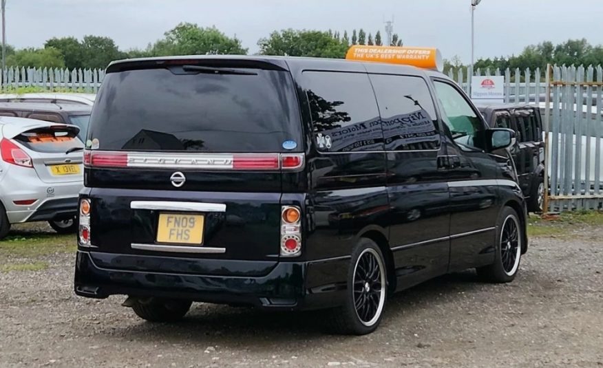 NISSAN ELGRAND HighwayStar ME51 2.5 V6 Auto 8 Seater