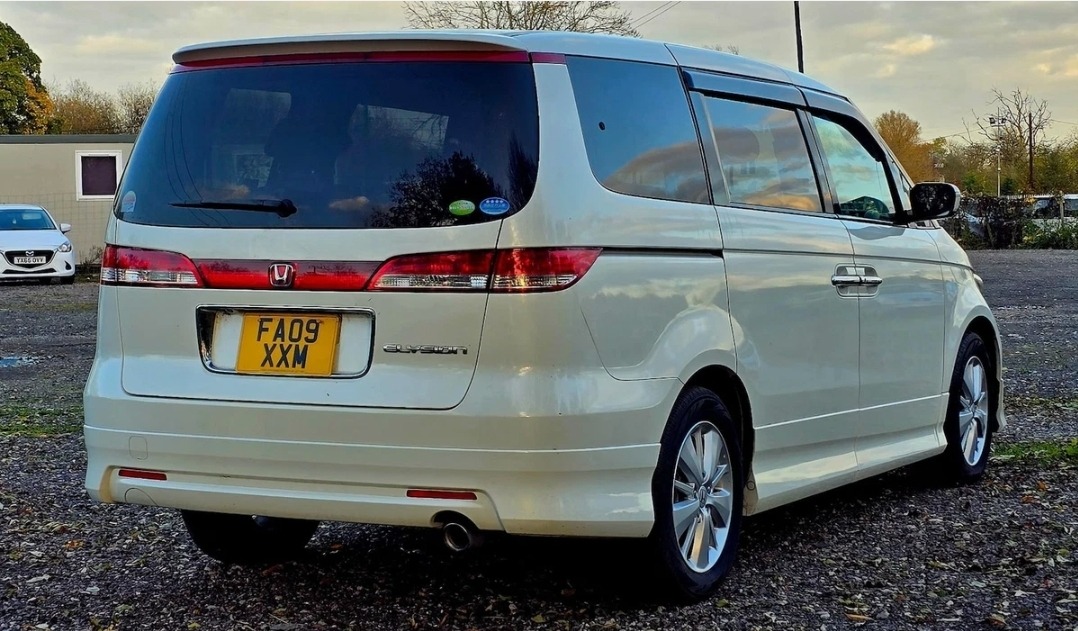 HONDA ELYSION Prestige Edition 2.4 Auto 8 Seater MPV