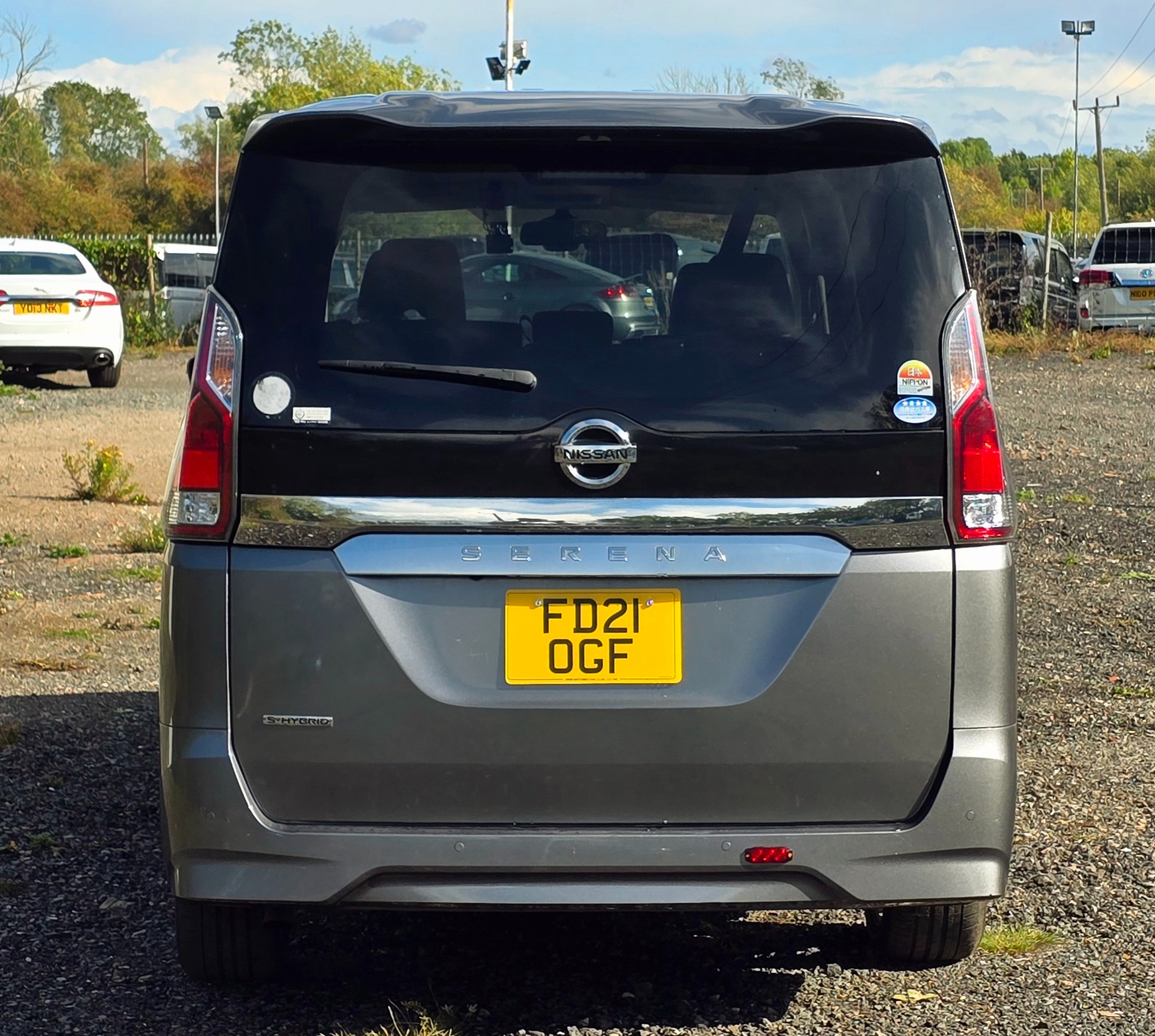 NISSAN SERENA HighwayStar 2.0h Auto 8 Seater S-Hybrid MPV Ulez Compliant