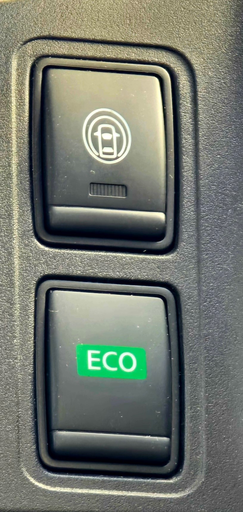 NISSAN SERENA HighwayStar 2.0h Auto 8 Seater S-Hybrid MPV Ulez Compliant