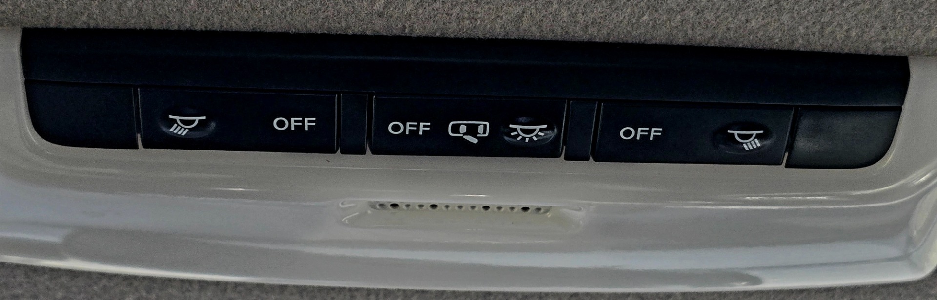 NISSAN SERENA HighwayStar 2.0h Auto 8 Seater S-Hybrid MPV Ulez Compliant