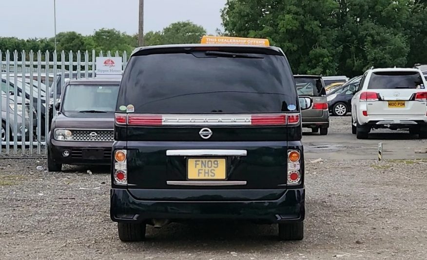 NISSAN ELGRAND HighwayStar ME51 2.5 V6 Auto 8 Seater