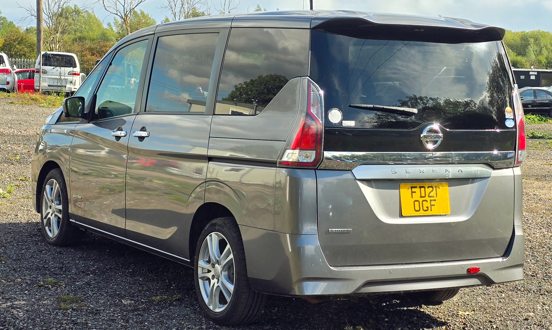 NISSAN SERENA HighwayStar 2.0h Auto 8 Seater S-Hybrid MPV Ulez Compliant