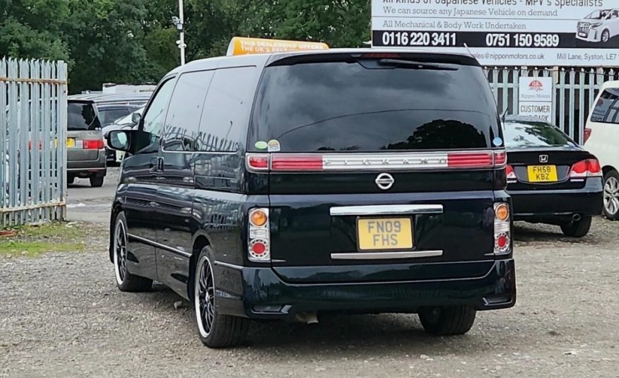 NISSAN ELGRAND HighwayStar ME51 2.5 V6 Auto 8 Seater