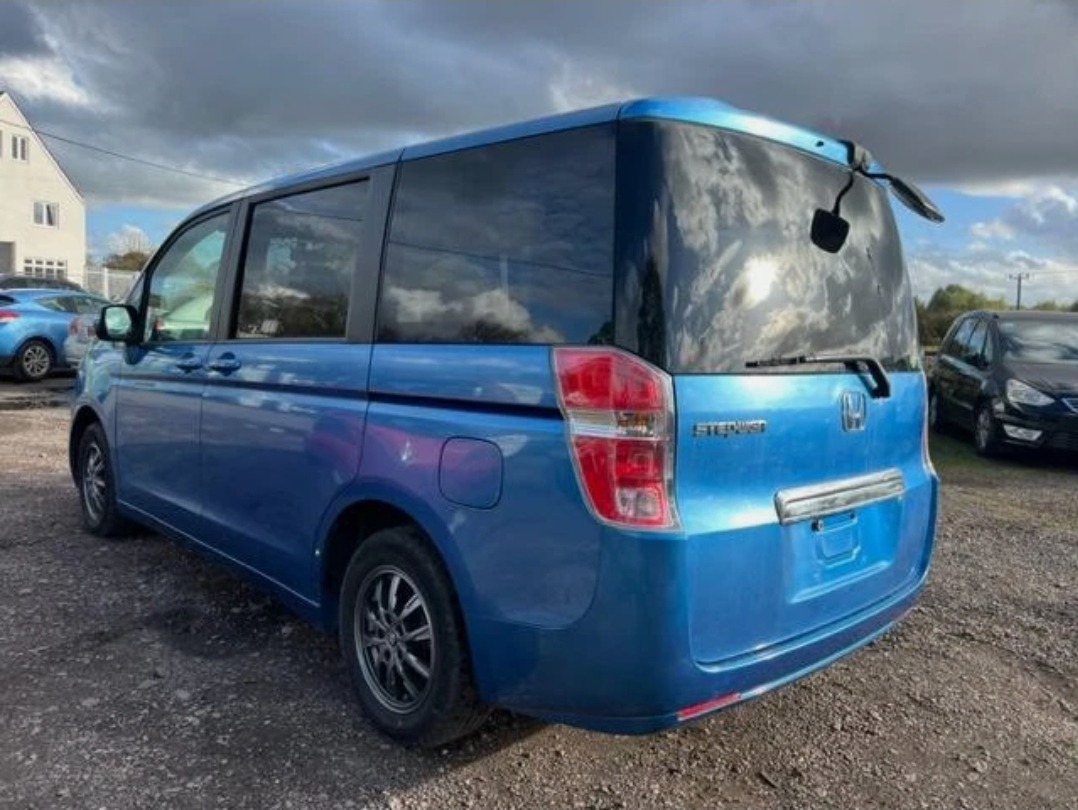 HONDA STEPWAGON 2.0 Auto MPV Dual Powerslide Doors 8 Seats