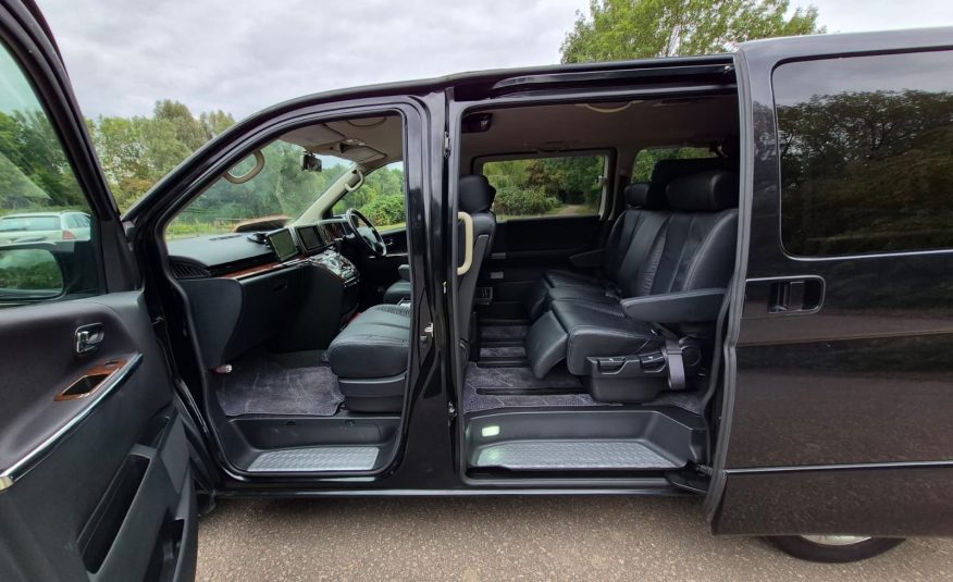NISSAN ELGRAND Highway Star 2.5 V6 Auto 8 Seater MPV 57k Miles only Ulez Compliant
