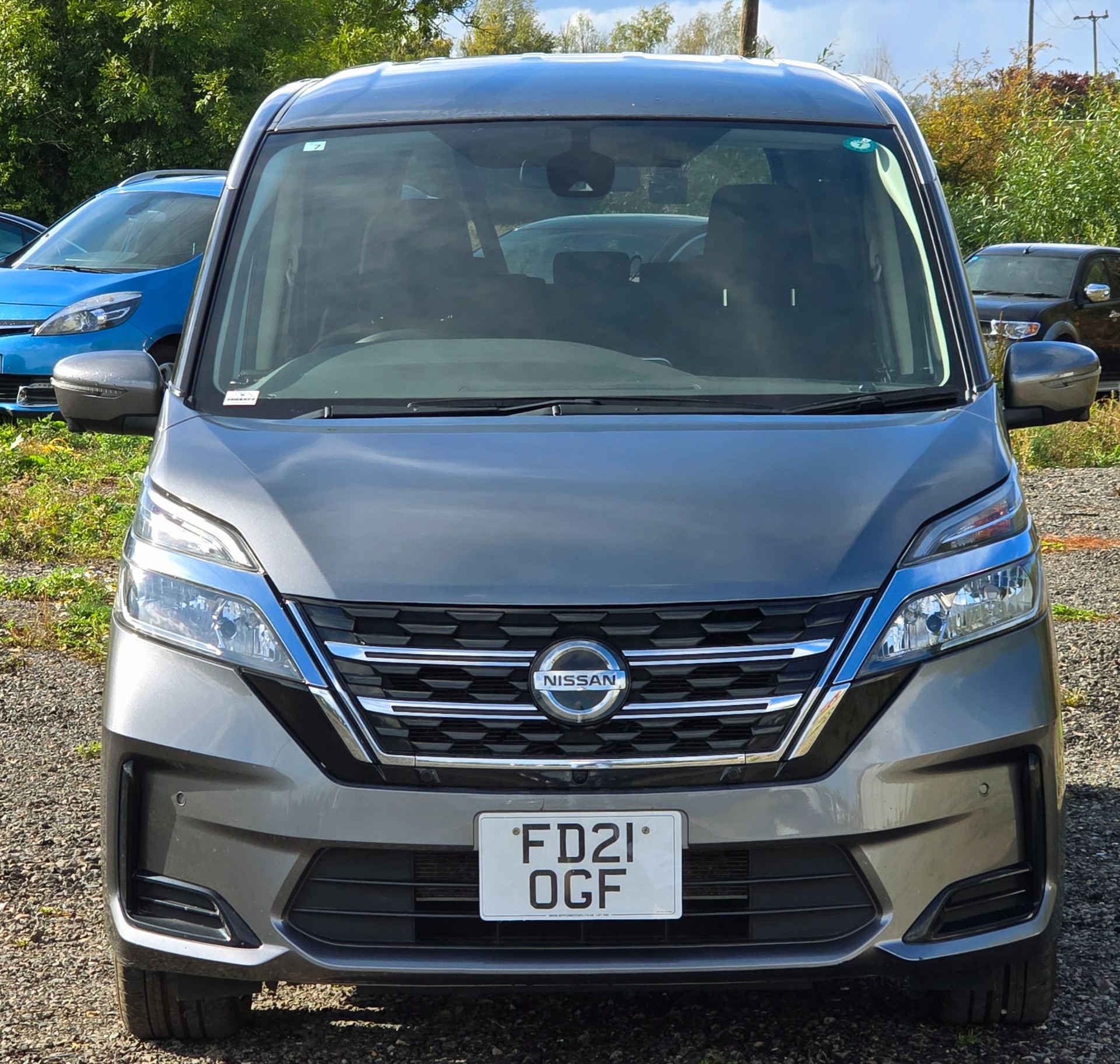 NISSAN SERENA HighwayStar 2.0h Auto 8 Seater S-Hybrid MPV Ulez Compliant