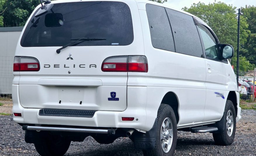 MITSUBISHI DELICA L400 Spacegear Chamonix3.0 Auto V6 4X4 7 Seater twin Sunroof 68k Miles Only