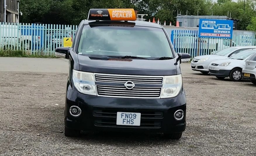 NISSAN ELGRAND HighwayStar ME51 2.5 V6 Auto 8 Seater