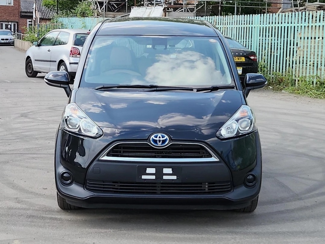 TOYOTA COROLLA Sienta Hybrid 1.5 Auto 7 Seater ULEZ Compliant
