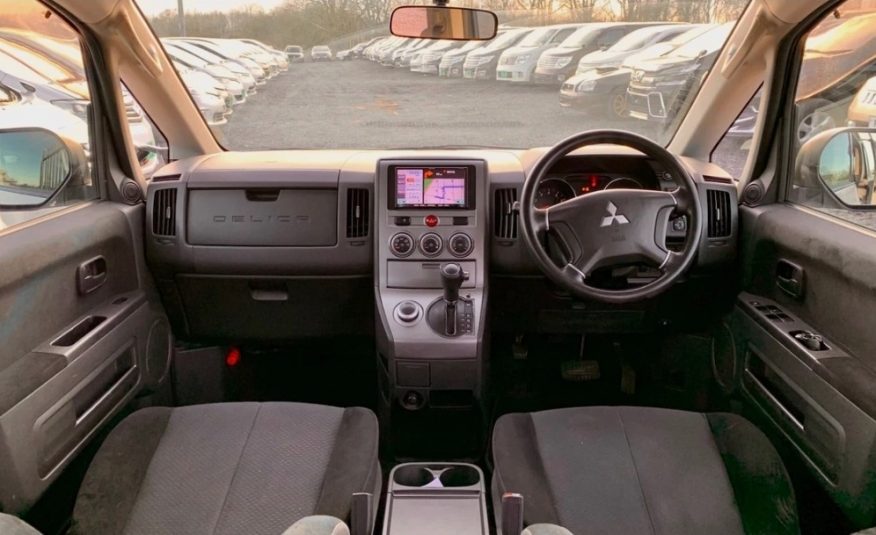 MITSUBISHI DELICA D5 2.4 Auto 8 Seater MPV 4X4