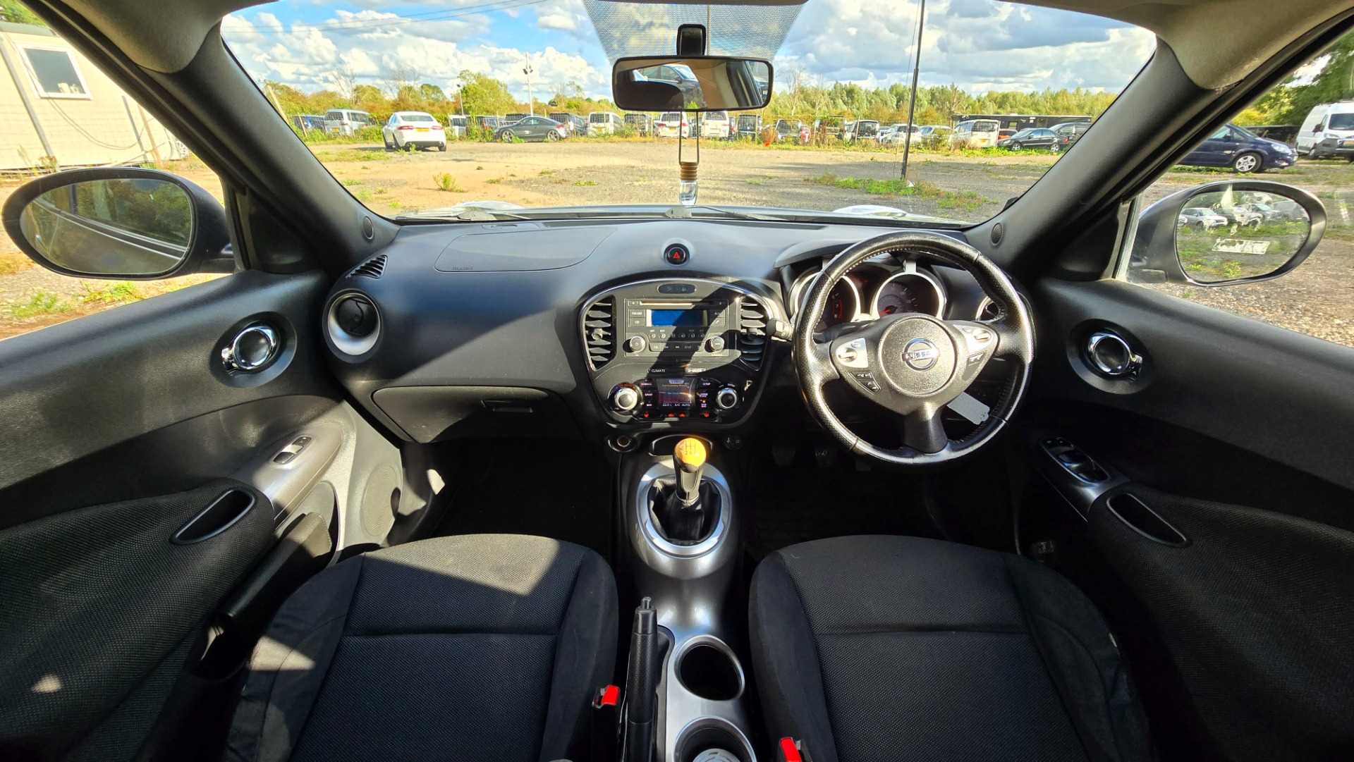 NISSAN JUKE 1.6 Acenta SUV 5dr Petrol Manual Euro 5 (117 ps) MD Service History
