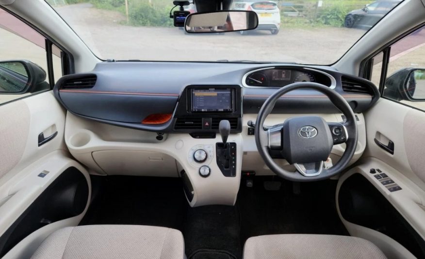 TOYOTA COROLLA Sienta Hybrid 1.5 Auto 7 Seater ULEZ Compliant