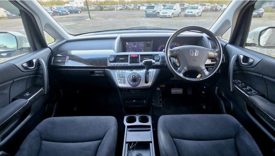 HONDA ELYSION Prestige Edition 2.4 Auto 8 Seater MPV