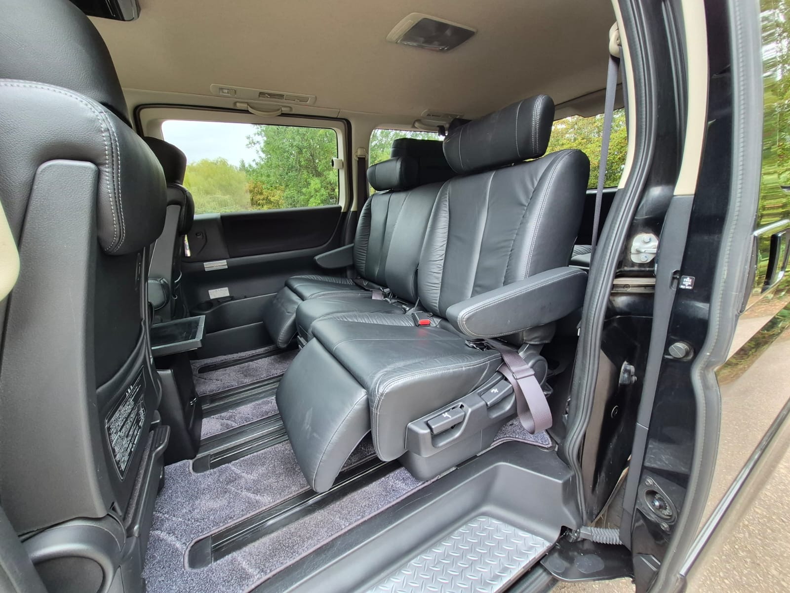 NISSAN ELGRAND Highway Star 2.5 V6 Auto 8 Seater MPV 57k Miles only Ulez Compliant