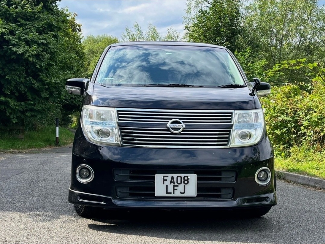 NISSAN ELGRAND Highway Star 3.5 V6 Auto 8 Seater 4X4