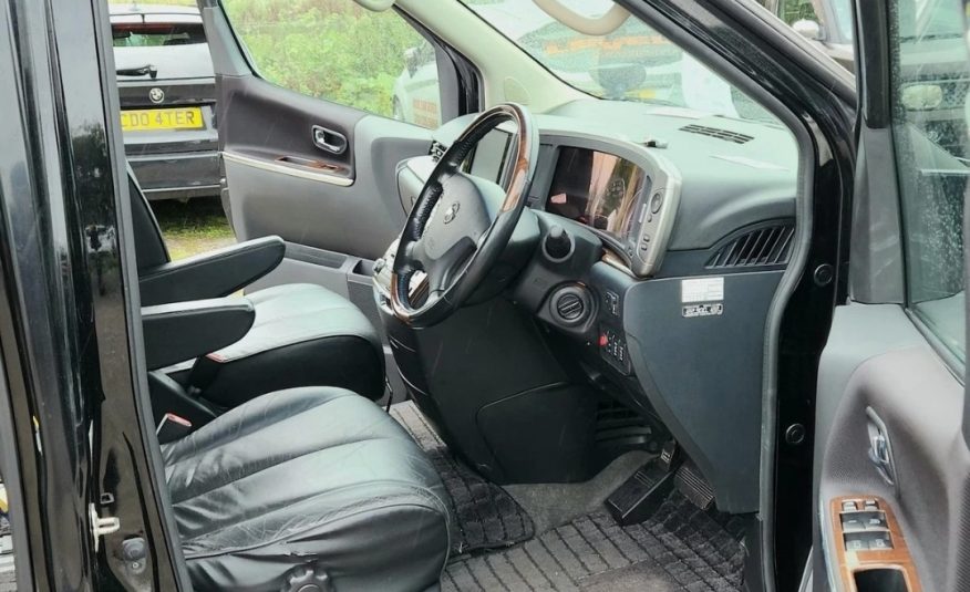 NISSAN ELGRAND HighwayStar ME51 2.5 V6 Auto 8 Seater