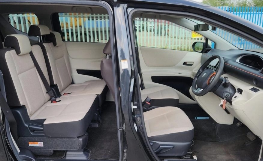 TOYOTA COROLLA Sienta Hybrid 1.5 Auto 7 Seater ULEZ Compliant