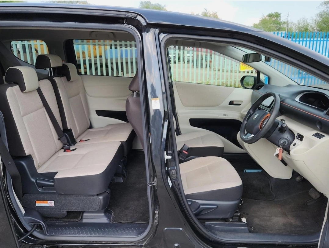 TOYOTA COROLLA Sienta Hybrid 1.5 Auto 7 Seater ULEZ Compliant