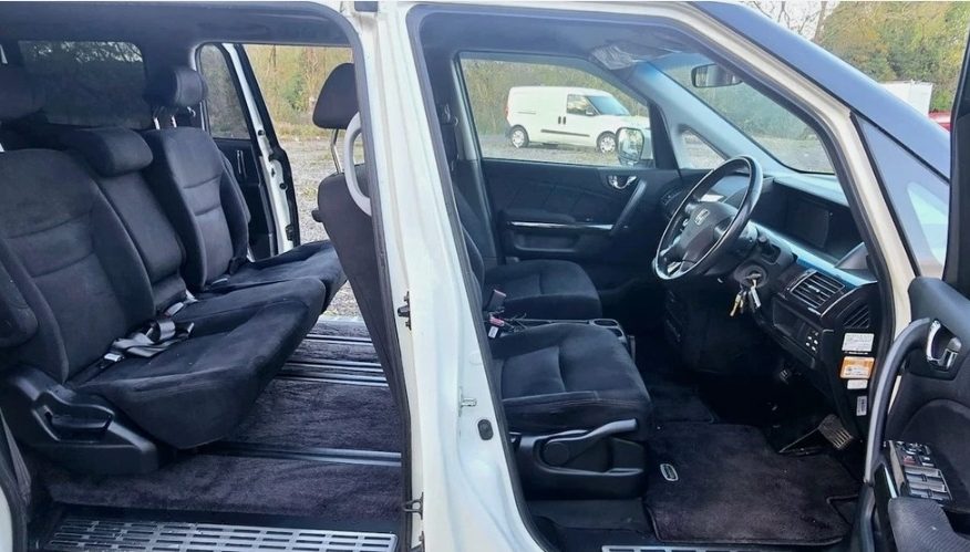 HONDA ELYSION Prestige Edition 2.4 Auto 8 Seater MPV