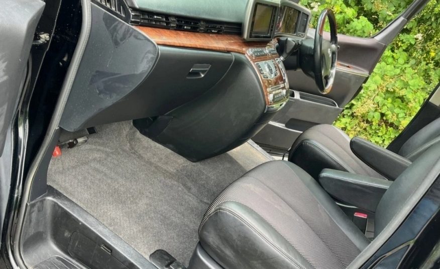 NISSAN ELGRAND Highway Star 3.5 V6 Auto 8 Seater 4X4