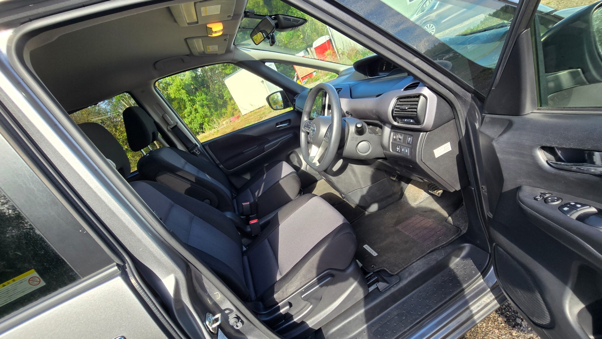 NISSAN SERENA HighwayStar 2.0h Auto 8 Seater S-Hybrid MPV Ulez Compliant