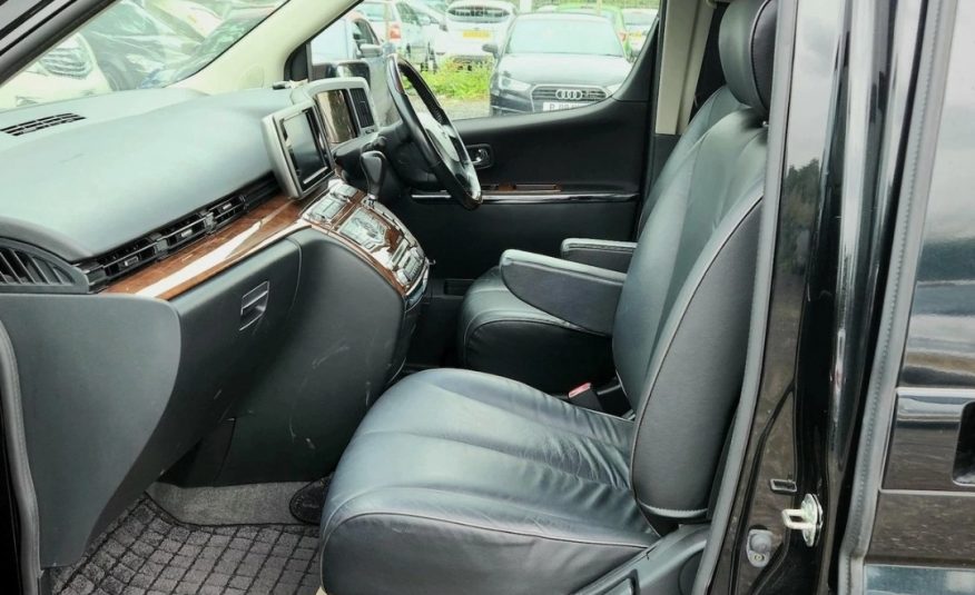 NISSAN ELGRAND HighwayStar ME51 2.5 V6 Auto 8 Seater
