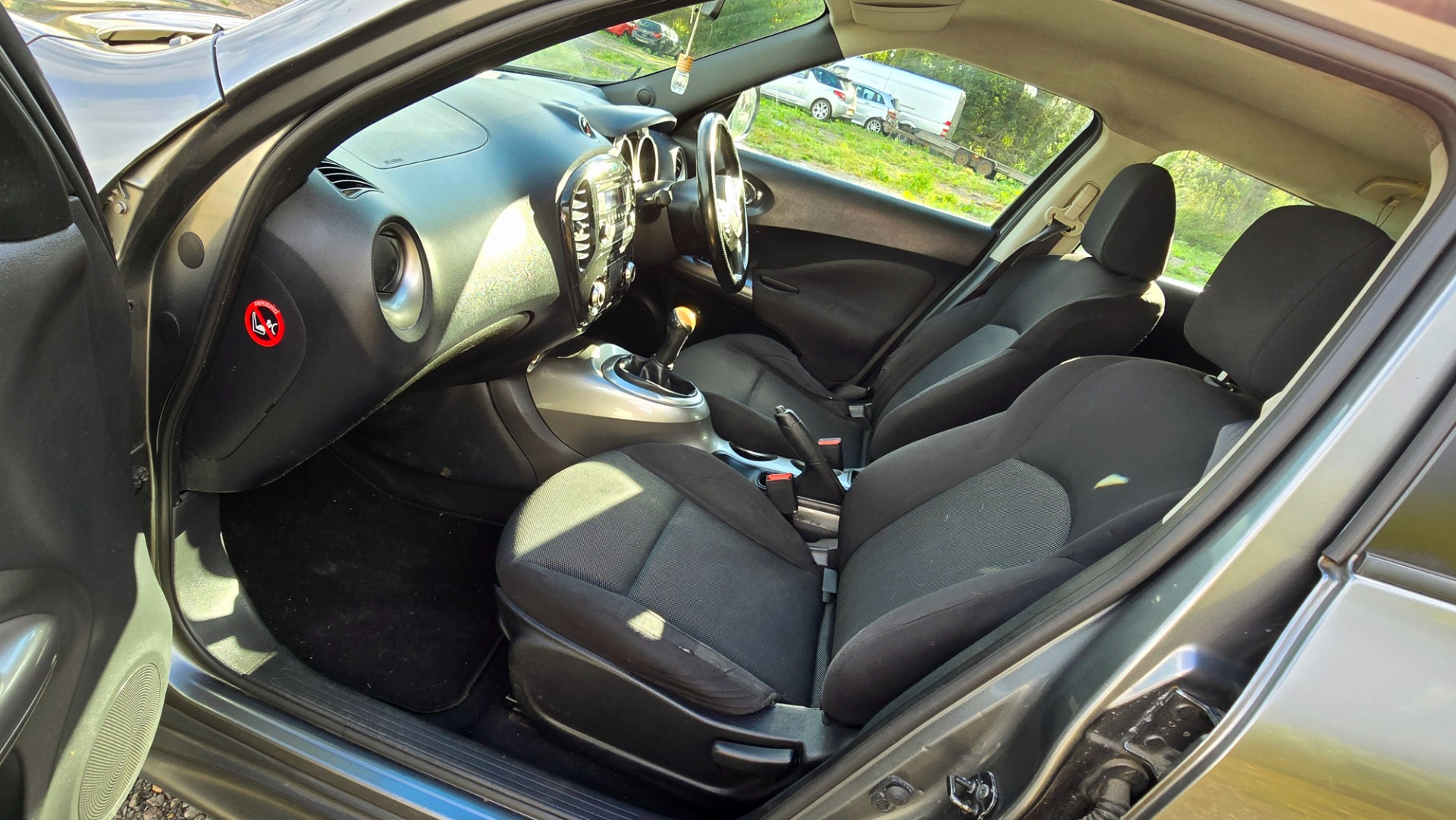 NISSAN JUKE 1.6 Acenta SUV 5dr Petrol Manual Euro 5 (117 ps) MD Service History