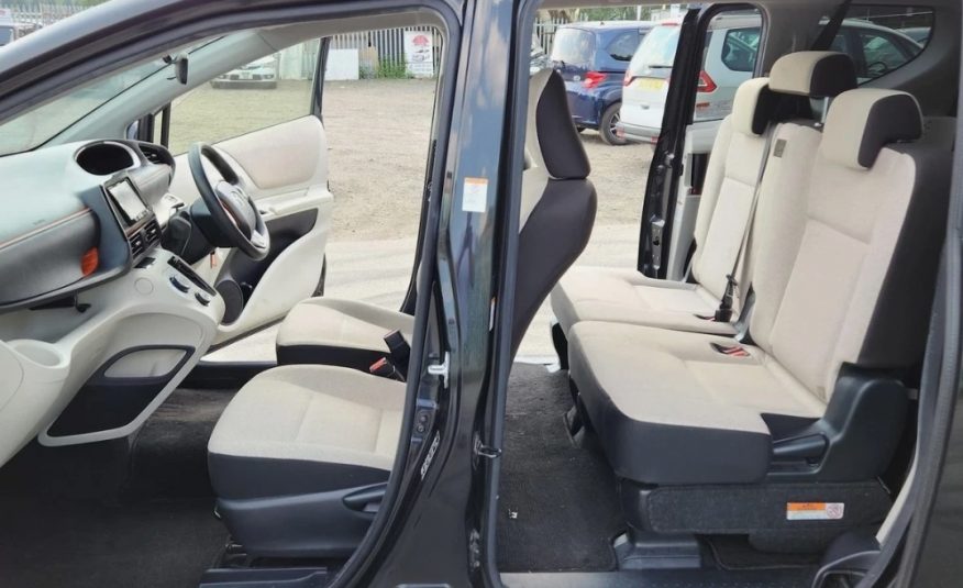 TOYOTA COROLLA Sienta Hybrid 1.5 Auto 7 Seater ULEZ Compliant