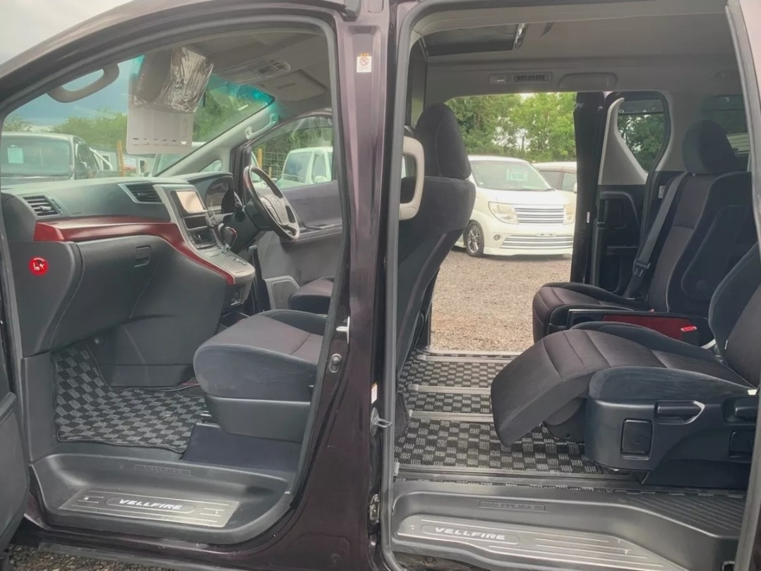 TOYOTA VELLFIRE 2.4 Auto 7 Seater MPV
