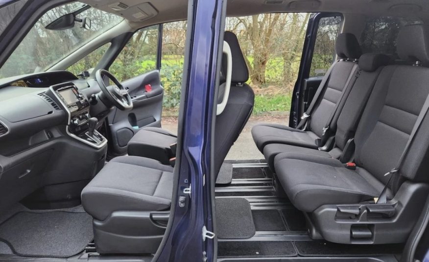NISSAN SERENA New Shape 2.0L Auto S-Hybrid 8 Seater MPV