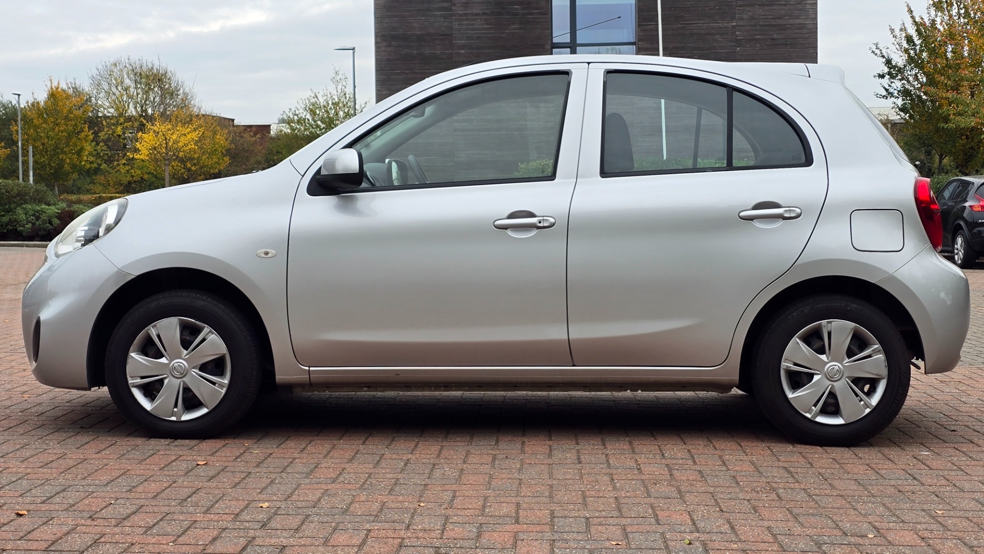 NISSAN MICRA (March) 1.2 DIG-S Auto Tekna Hatchback 5dr Petrol CVT Euro 5 (ss) (98 ps)