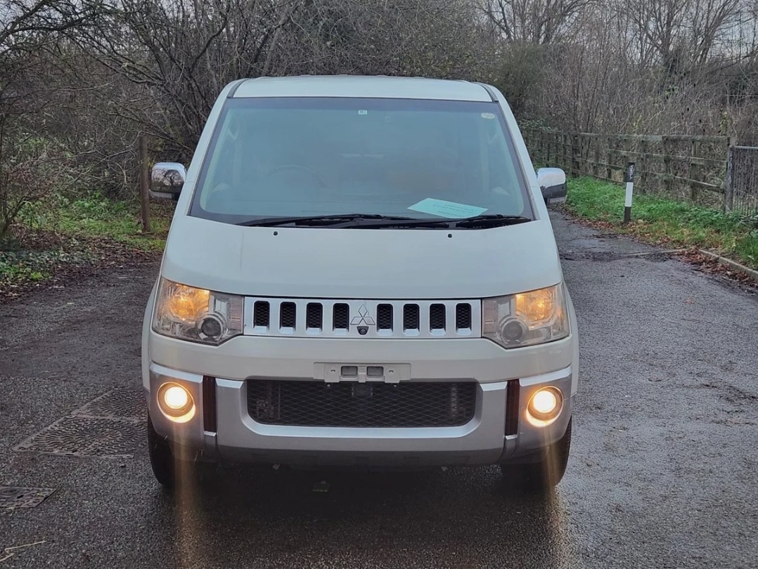 MITSUBISHI DELICA D5 2.4 Auto 8 Seater Electric Doors/Boot 4X4