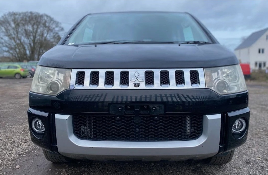 MITSUBISHI DELICA D5 2.5 Auto 8 Seater JDM Import MPV